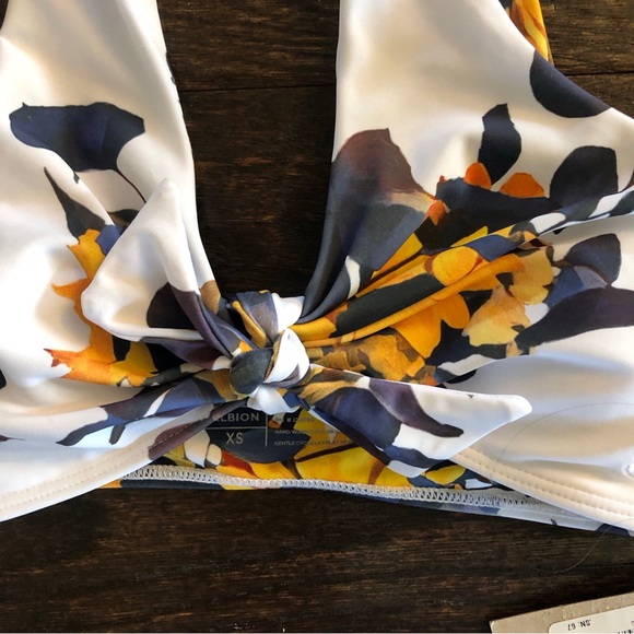 🌻NWT Albion Sunflower Top Knot Swim Bikini Top XS - Picture 2 of 6